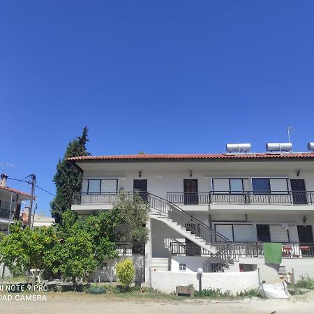 Iris Pefkochori Exterior foto